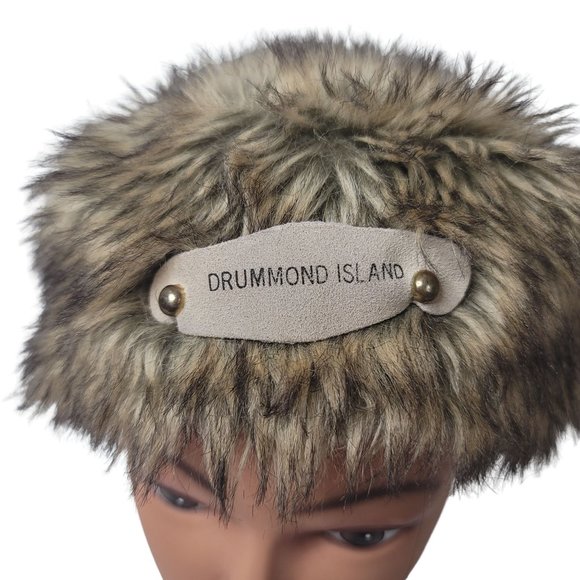 Drummond Island, Michigan Souvenir Faux (?) Fur Raccoon Coon Tail Child's Hat - Picture 2 of 4